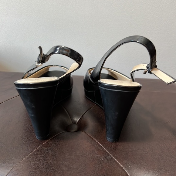 Ellen Tracy, women’s 8.5, black, wedge, open toe shoes - Picture 3 of 6